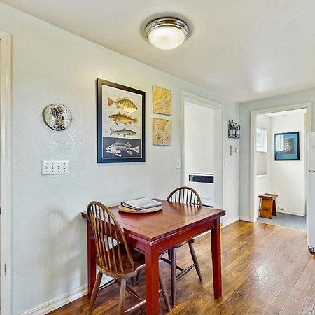 Headland Cove Retreat Villa Mendocino Room photo