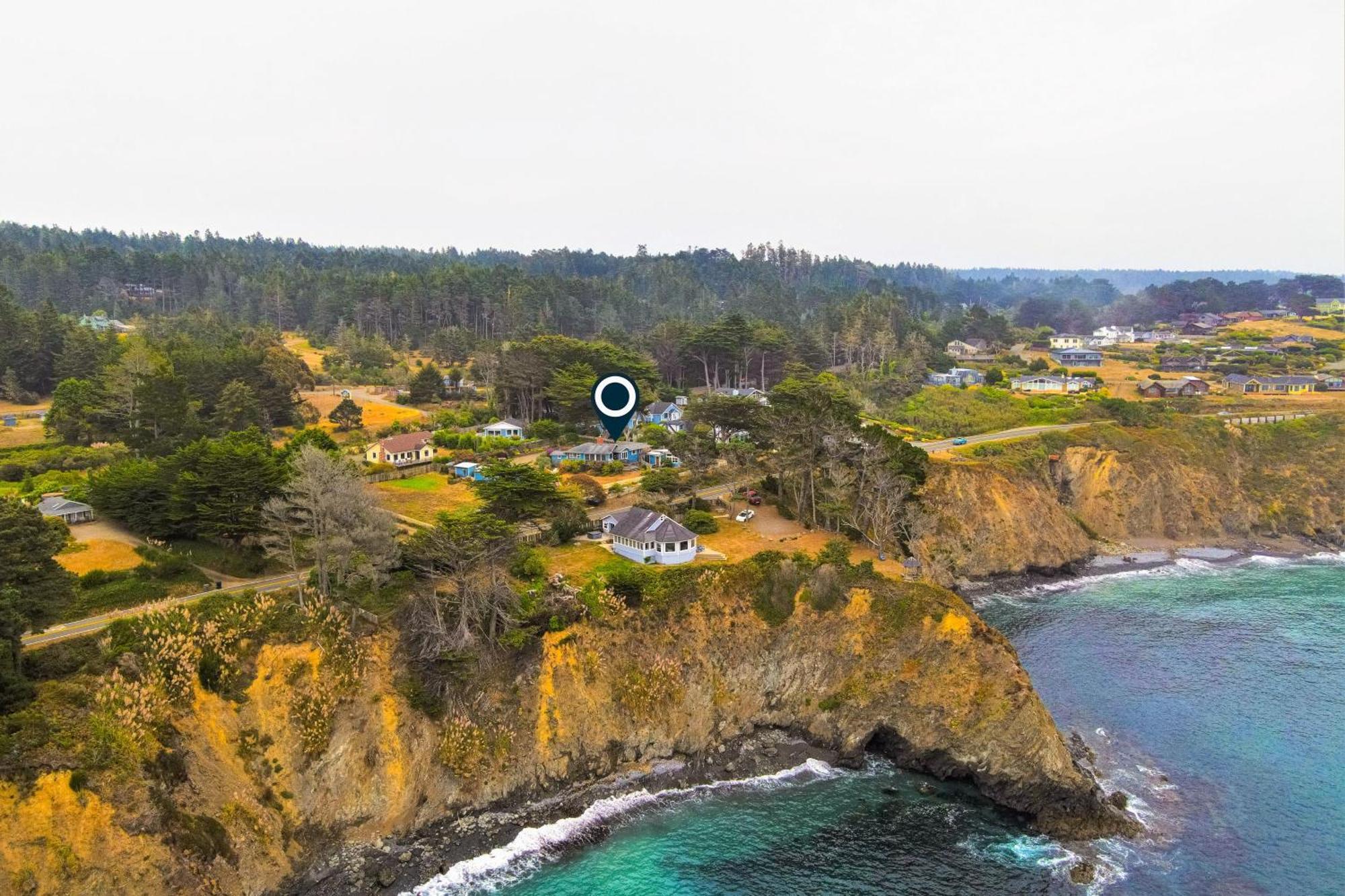Headland Cove Retreat Villa Mendocino Room photo