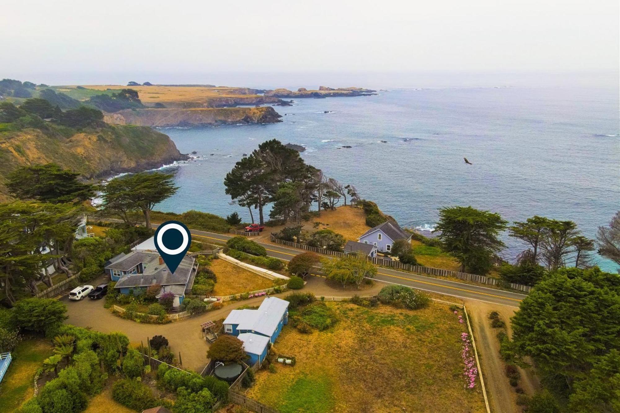 Headland Cove Retreat Villa Mendocino Room photo