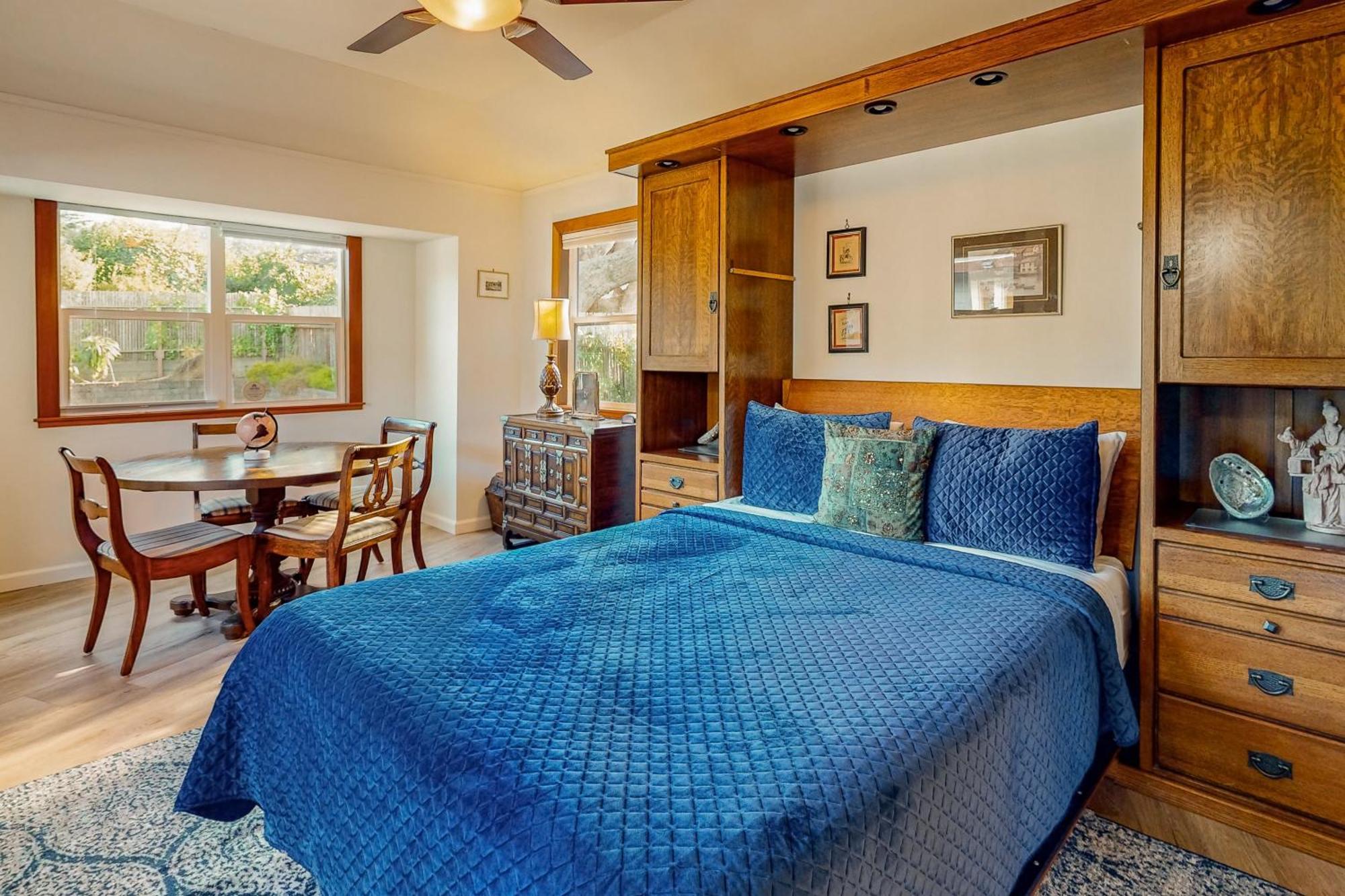 Headland Cove Retreat Villa Mendocino Room photo