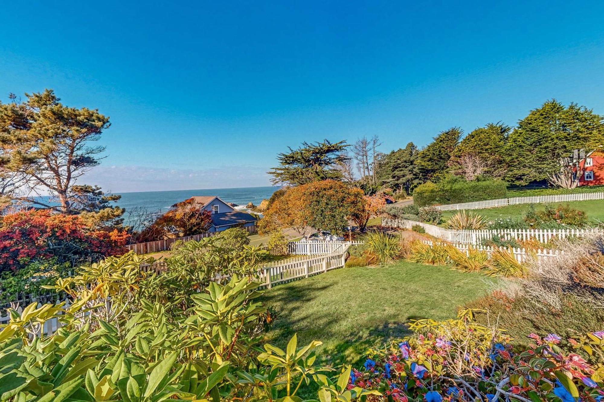 Headland Cove Retreat Villa Mendocino Room photo