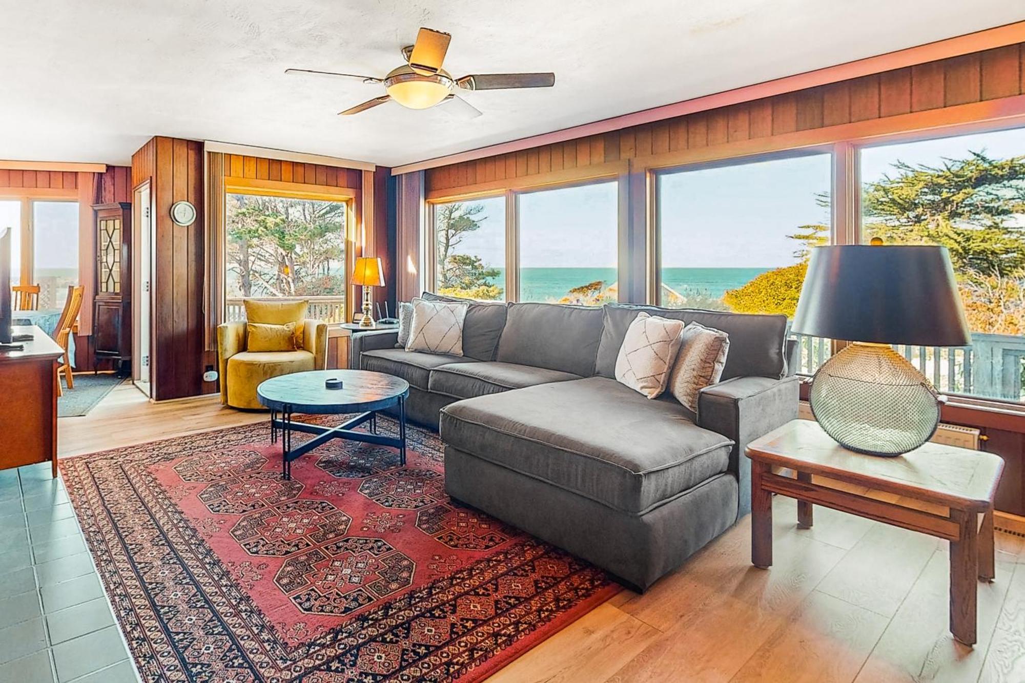 Headland Cove Retreat Villa Mendocino Room photo