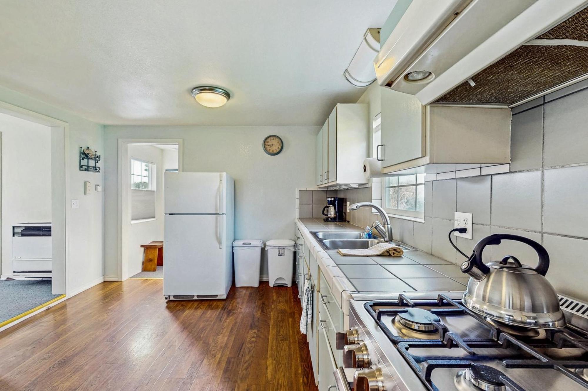 Headland Cove Retreat Villa Mendocino Room photo